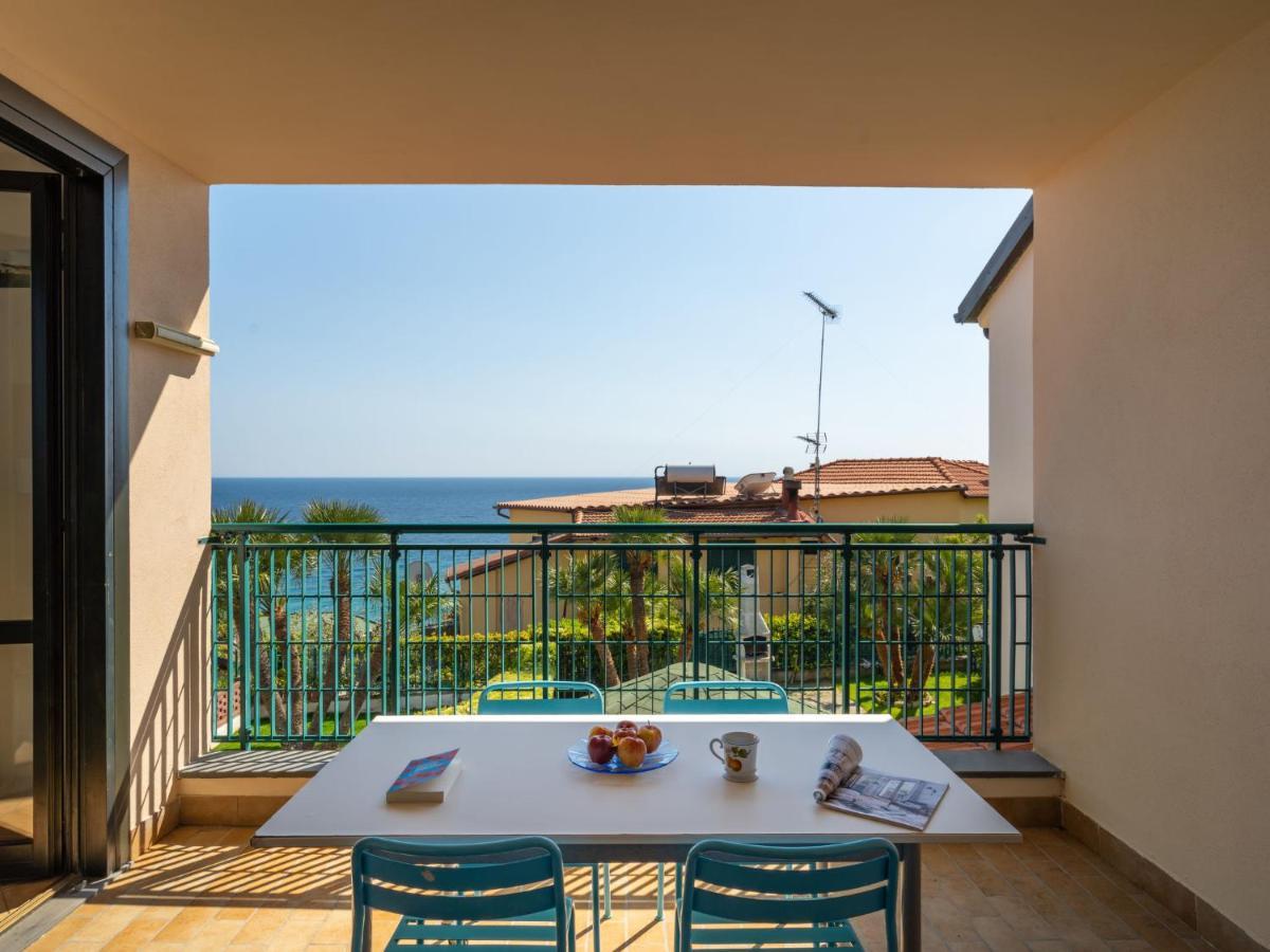 Apartment Le Margherite - Slr261 By Interhome Costarainera Bagian luar foto